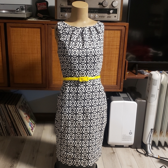 Chaps Black & White Patterned Dress W/ Yellow Belt - Picture 1 of 7